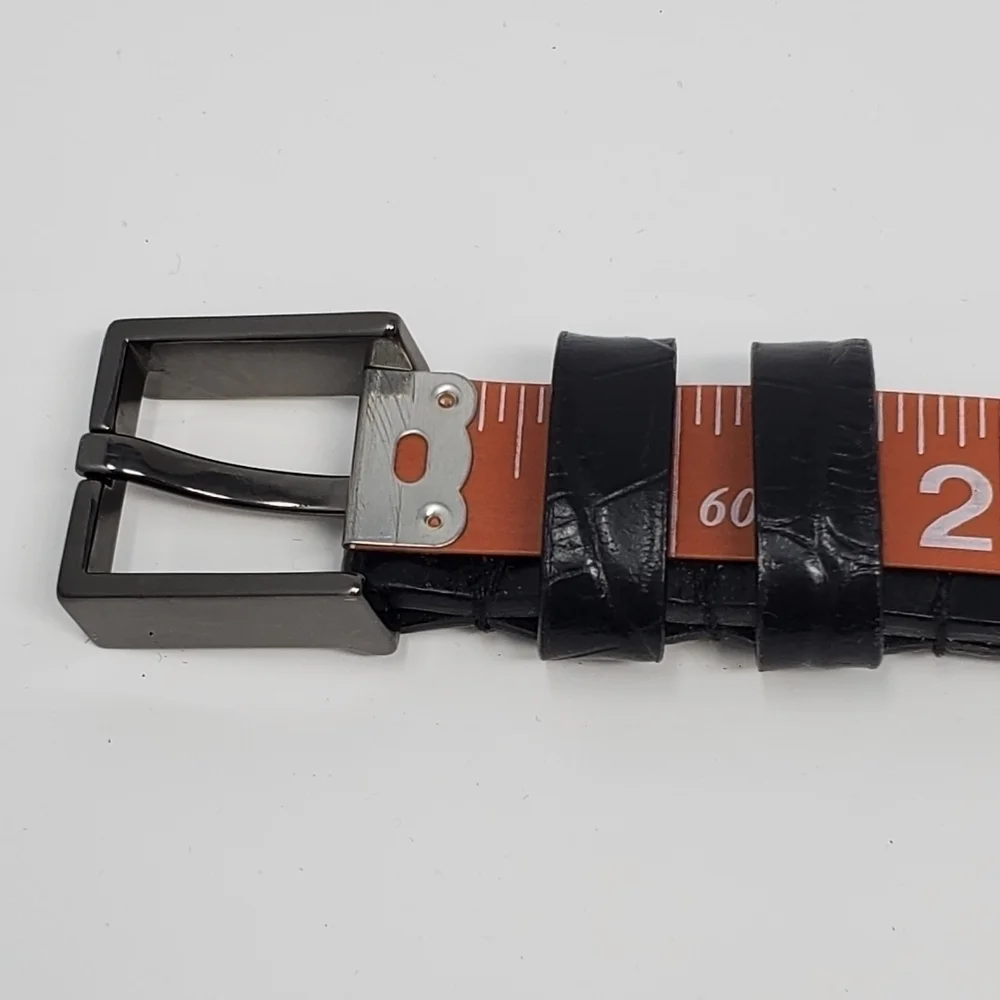 NINE WEST EMBOSSED LEATHER BELT SILVER TONE BUCKLE WOMEN SIZE MEDIUM ITALIAN